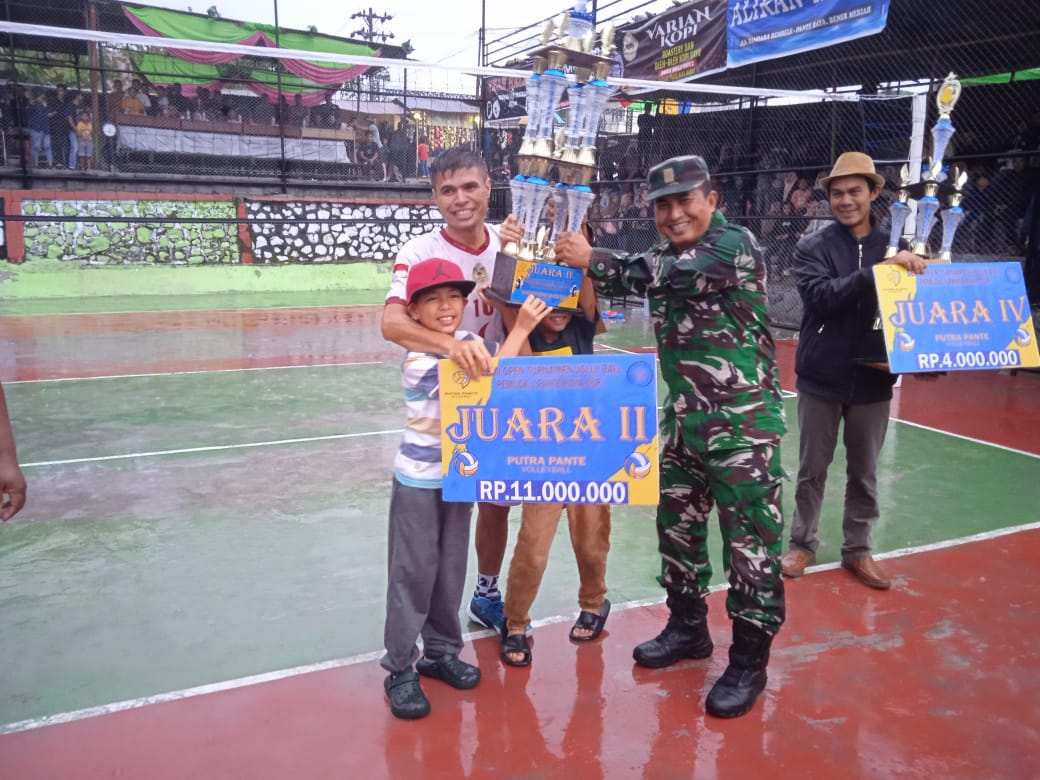 Danramil 02/Wps Bersama Porkofimcam Hadiri Penutupan Turnamen Bola Voly Piala Pemuda