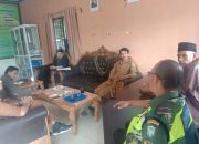 Babinsa Komsos Ajak Aparatur Kampung Aktif Berikan Himbauan Kepada Masyarakat Menjaga Lingkungan