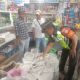 Pastikan Daya Beli Terhadap Sembako Terjaga, Babinsa Cek Langsung Harga-harga Di Pasaran