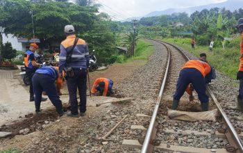 KAI Daop 2 Bandung Terus Himbau Masyarakat Untuk Berhati-Hati Saat Melewati Perlintasan Sebidang