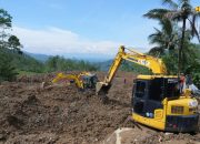 Kementerian PU Perbaiki Jalur Logistik dan Salurkan Bantuan untuk Pengungsi Banjarnegara Kementerian PU Perbaiki Jalur Logistik dan Salurkan Bantuan untuk Pengungsi Banjarnegara