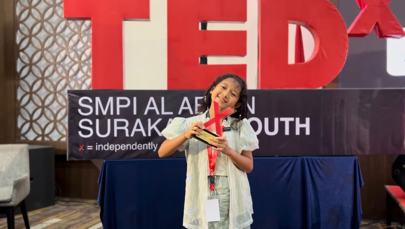 Kinara: Inspirasi Muda dari BINUS SCHOOL Semarang yang Menyuarakan Perubahan di Panggung TEDx