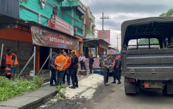 Lindungi Aset Negara, KAI Daop 8 Surabaya Tertibkan Bangunan di Emplasemen Stasiun Lawang