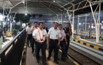 EVP KAI Daop 8 Surabaya Tinjau Tiga Stasiun, Pastikan Layanan dan Antisipasi Hujan EVP KAI Daop 8 Surabaya Tinjau Tiga Stasiun, Pastikan Layanan dan Antisipasi Hujan