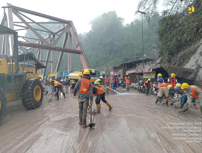 Darurat Erupsi Semeru: Kementerian PU Pulihkan Akses Jalan dan Jembatan