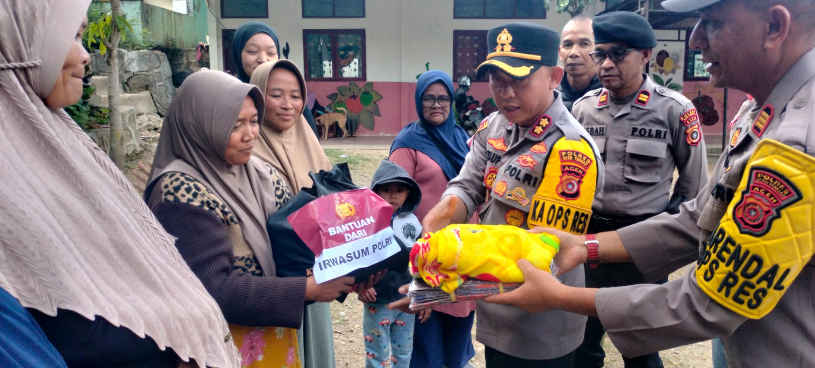 Sinergi untuk Kemanusiaan, Polres Aceh Tengah Bersama Relawan H. Subarni Salurkan Bantuan di Dua Kecamatan