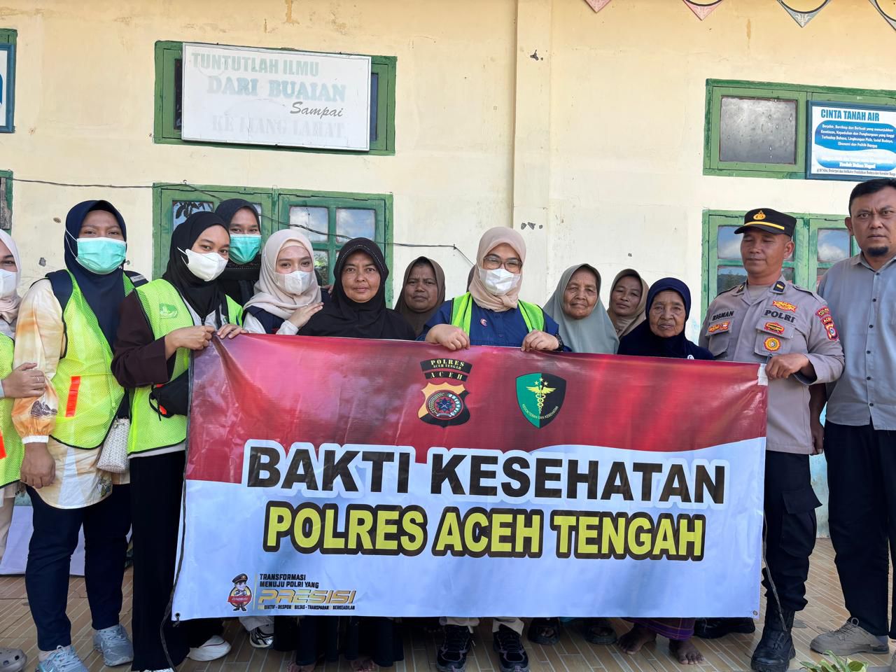 Layanan Kesehatan Gratis Polres Aceh Tengah dan Relawan Dokter PPDS USK Hadir di Desa One-One