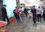 Polri dan GMNI Sinergi Percepat Pemulihan Pascabencana, Gotong Royong Bersihkan Fasilitas Publik TPA
