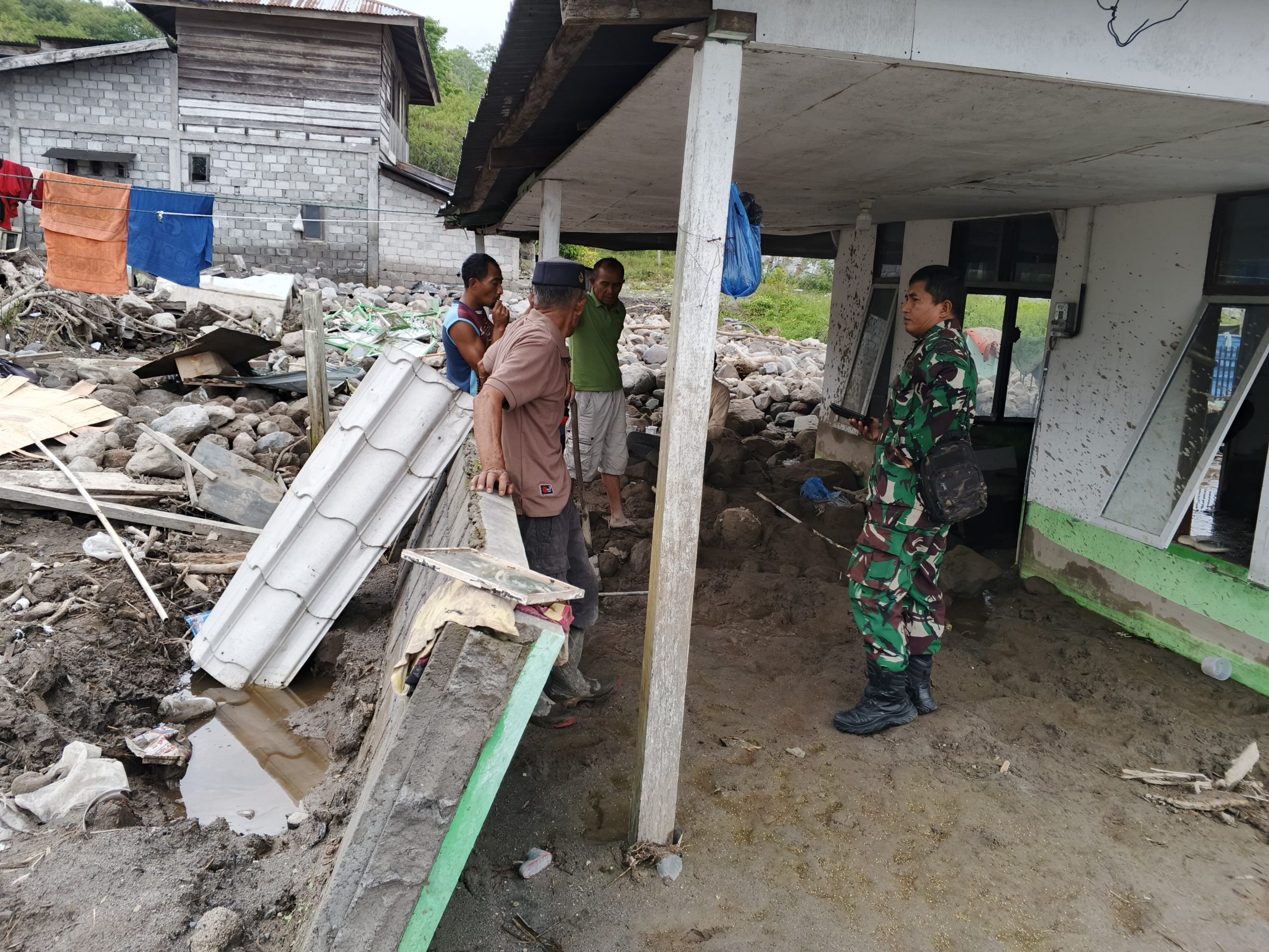 Guna Percepatan Pemulihan Pasca Bencana, Koramil 02/Wps Lakukan Pendataan Ulang Kerusakan