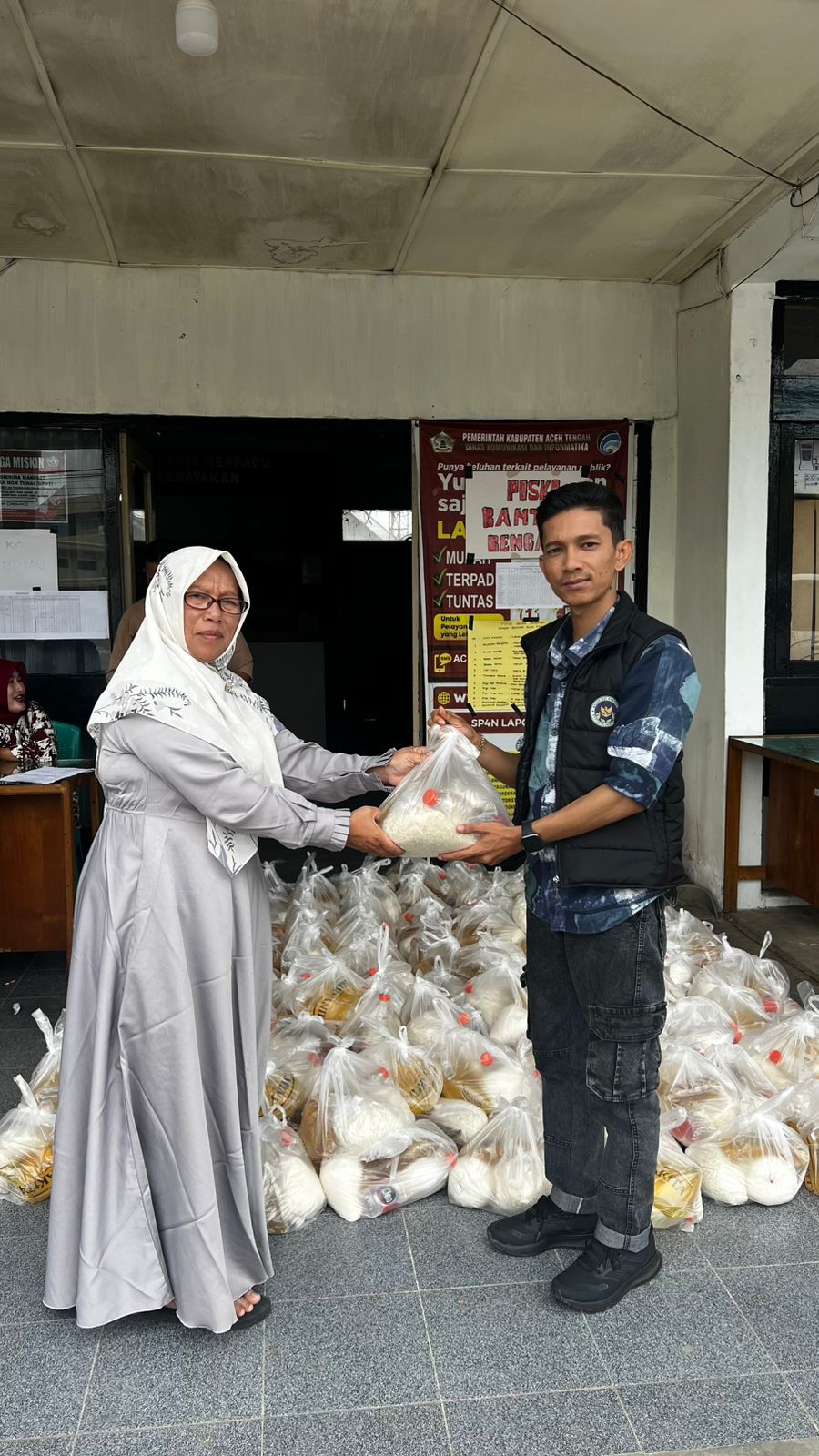 SPPG Kemala Bhayangkari Cabang Aceh Tengah Hadir di Tengah Bencana, 500 Paket Sembako Disalurkan kepada Warga Terdampak