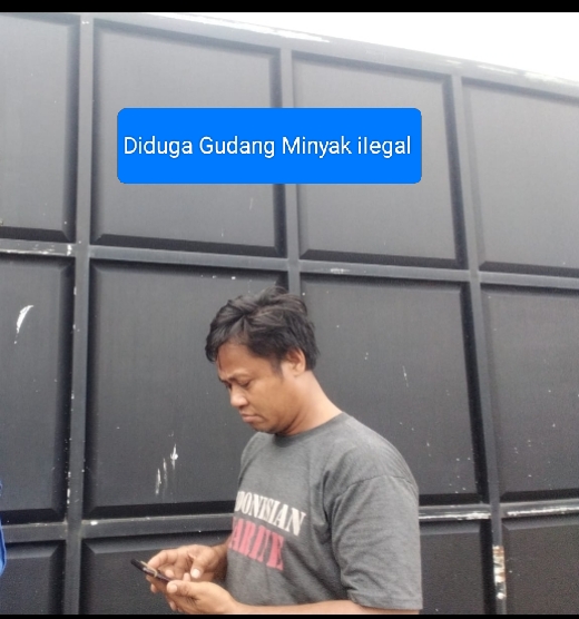 Lapor pak kapolri pak Kapolda Diduga Kuat Aktifitas Gudang Penimbunan BBM Bersubsidi jenis Solar Melibatkan Oknum TNI AL