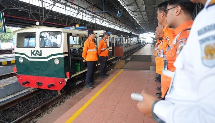 KAI Daop 4 Semarang Intensifkan Pengecekan Jalur dan Stasiun Wilayah Semarang Hingga Grobogan untuk Memperkuat Keandalan Prasarana dan Layanan Jelang Nataru 2025/202