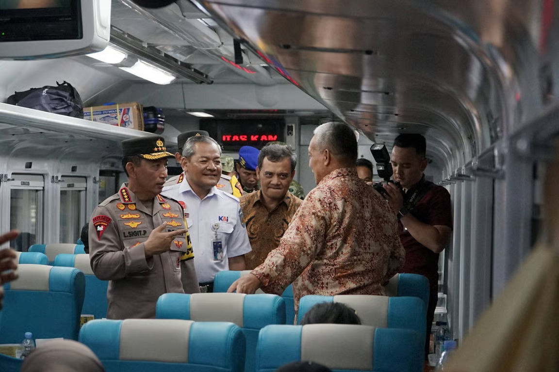 KAI Daop 4 dan Kapolri Pastikan Kesiapan Pengamanan Nataru di Stasiun Semarang Tawang, Wujudkan Perjalanan KA Aman dan Menyenangkan