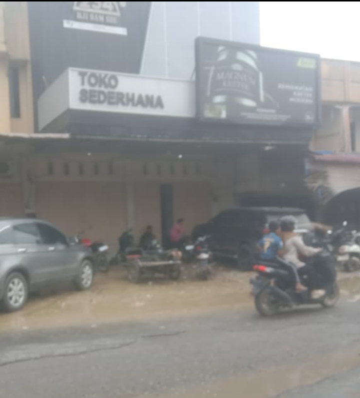 Toko Glosir Serdehana Masih Tutup Pasca Bencana Banjir, Pemerintah Aceh Timur Tindak Tegas Pedagang Menimbun dan Menjual Diatas HET.