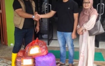 Cabdin Aceh Timur Salurkan Bantuan Langsung bagi Warga dan Wartawan Korban Banjir.