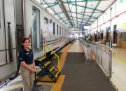 Arus Libur Nataru Memuncak, Stasiun Madiun Jadi Episentrum Kepadatan Penumpang KA