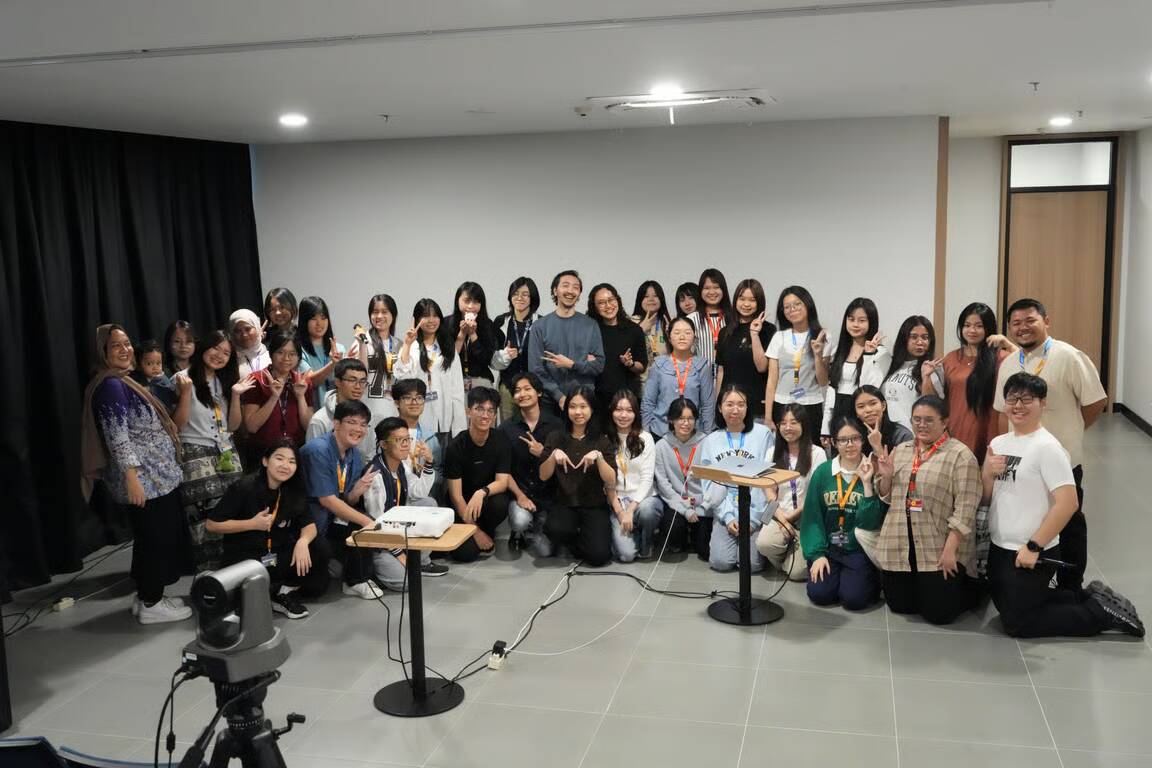 Duo Machineast Malaysia Tampil di BINUS @Medan, Dari Tipografi Kinetik ke Media Digital