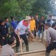 POLRI Hadir di Tengah Aksi Kemanusiaan, Bantu Pembangunan Tenda Darurat Korban Banjir dan Longsor di Aceh Tengah