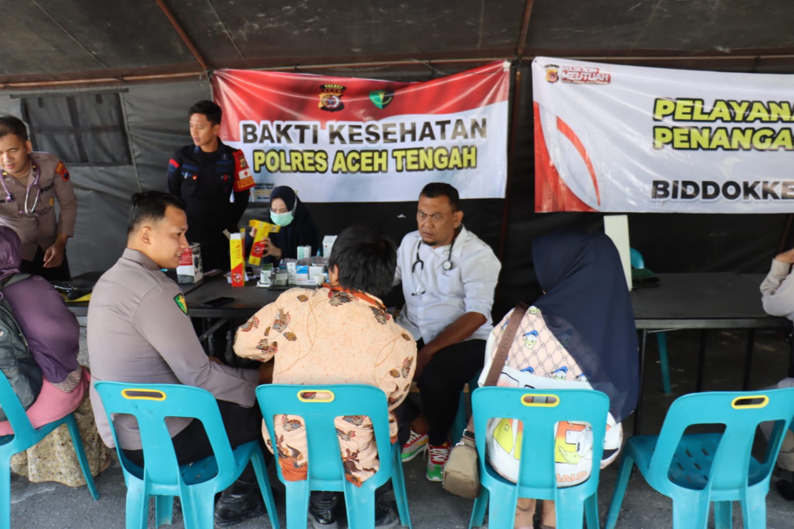 Polres Aceh Tengah Hadirkan Layanan Kesehatan Gratis bagi Masyarakat Terdampak Bencana