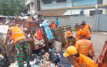 Satgas Sampah Kodim 0502/JU Bergerak Cepat Tangani Darurat Sampah Di Wilayah Jakarta Utara Dan Kepulauan Seribu