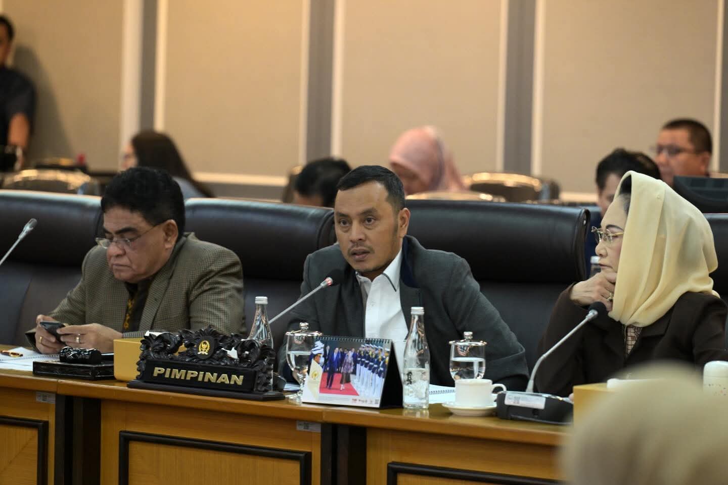 Hadiri Rapat Kerja dengan Komisi XIII DPR RI, Mensesneg Paparkan Rencana Program Kerja dan Anggaran Kemensetneg TA 2026