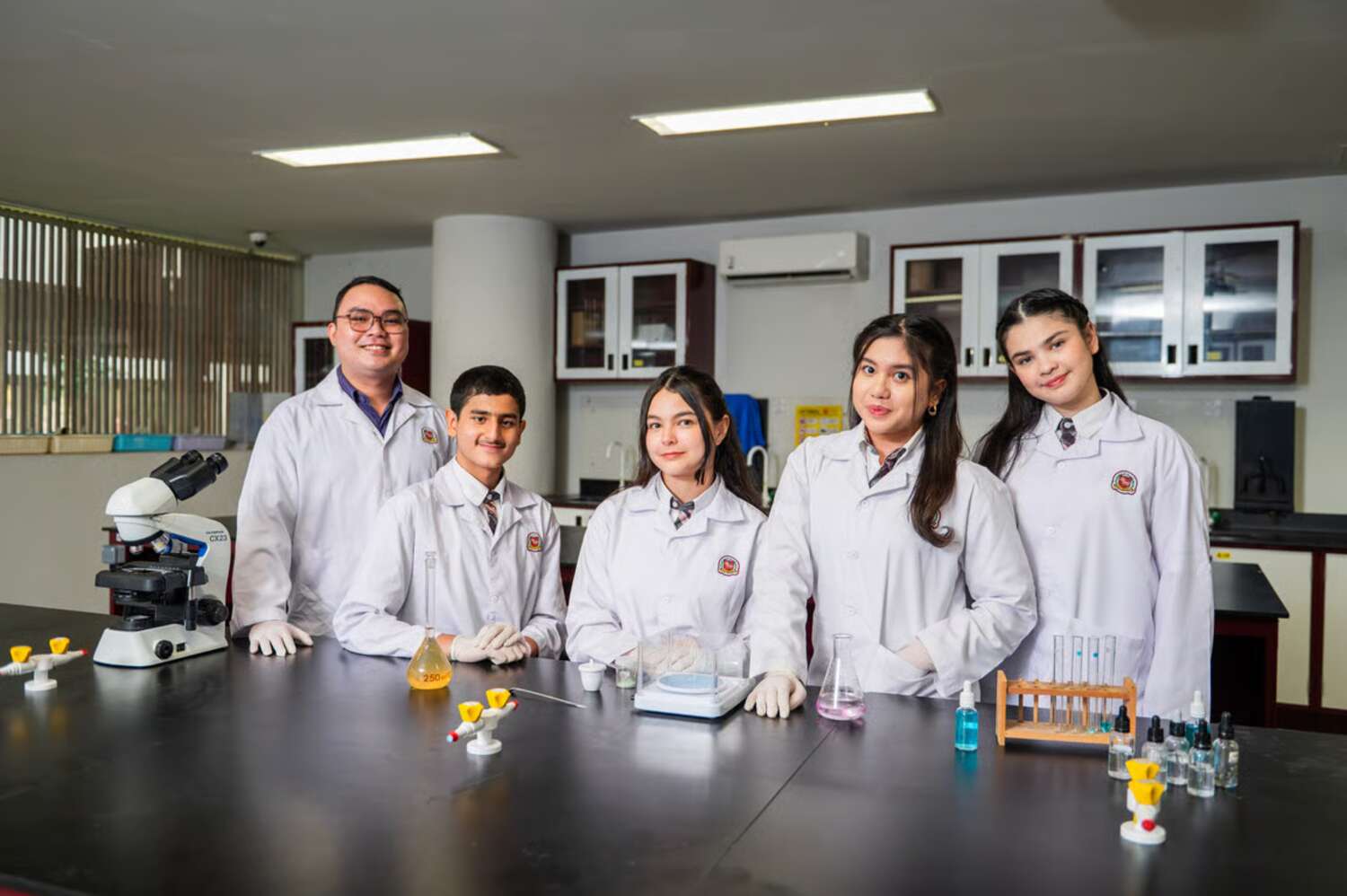 Menuju Satu Dekade Berkarya, BINUS SCHOOL Bekasi Raih Peringkat 8 SMA Paling Berprestasi di Jawa Barat