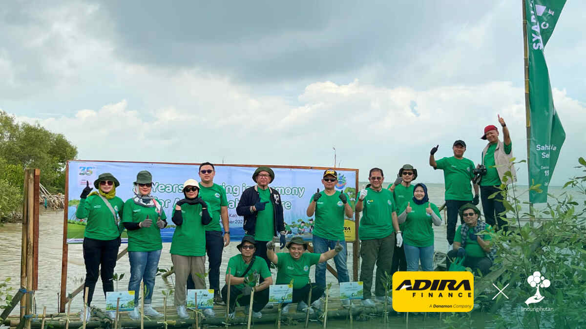Adira Finance Tanam 350 Mangrove di Dusun Tangkolak Karawang