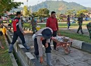 Sinergitas TNI–Polri di Aceh Tengah Gotong Royong Bersama Bersihkan Fasilitas Umum dan Tempat Ibadah