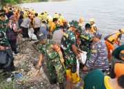 Kodim 0502/Jakarta Utara Bersama Forkopimko Gelar Korve Jaga Jakarta Bersih Di Pesisir Marunda