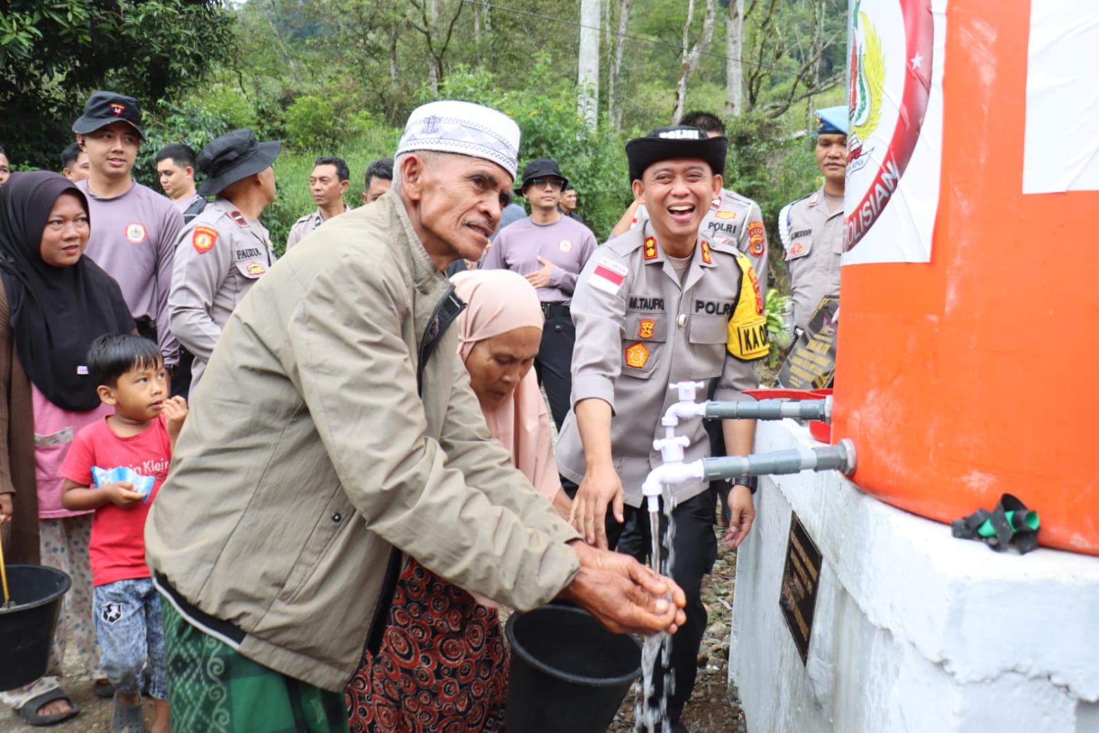 Kapolres Aceh Tengah Resmikan Sumur Bor ke-5 Bantuan Kapolda Aceh dan Mahasiswa STIK Angkatan 83 di Kuyun Uken