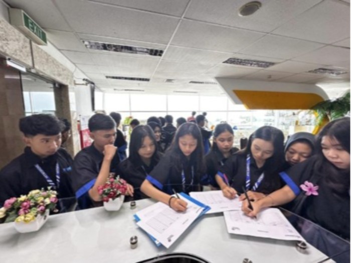 Dorong Jiwa Technopreneur, SMK Yadika 8 Bekasi Kunjungi Telkom AI Center Bandung