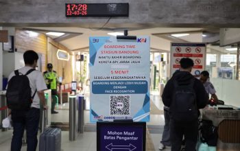 KAI Daop 2 Bandung Ingatkan Pelanggan Datang Lebih Awal, Khusus Stasiun Bandung, Kiaracondong, dan Cimahi Boarding Ditutup 5 Menit Sebelum Keberangkatan KAI Daop 2 Bandung Ingatkan Pelanggan Datang Lebih Awal, Khusus Stasiun Bandung, Kiaracondong, dan Cimahi Boarding Ditutup 5 Menit Sebelum Keberangkatan