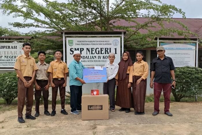 PTPN IV Regional III Salurkan Rp2,4 Miliar untuk Perkuat Ekonomi dan Pendidikan di Rokan Hulu