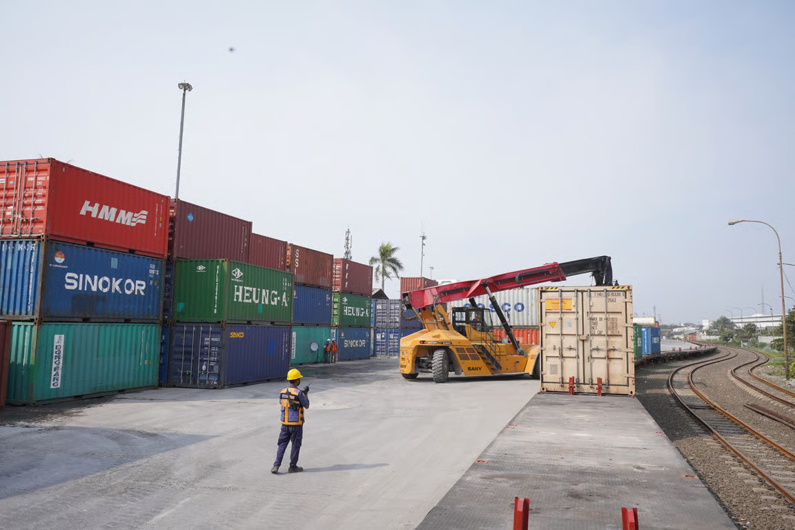 Respons Pertumbuhan Industri Konsumsi Nasional, KAI Logistik Tambah Kapasitas Angkut Kontainer