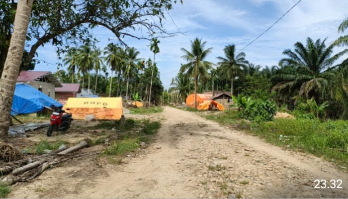 Puluhan Keluarga di Aceh Timur Bertahan di Tenda dan Gubuk Setelah Pembangunan Hunian Sementara Terhenti