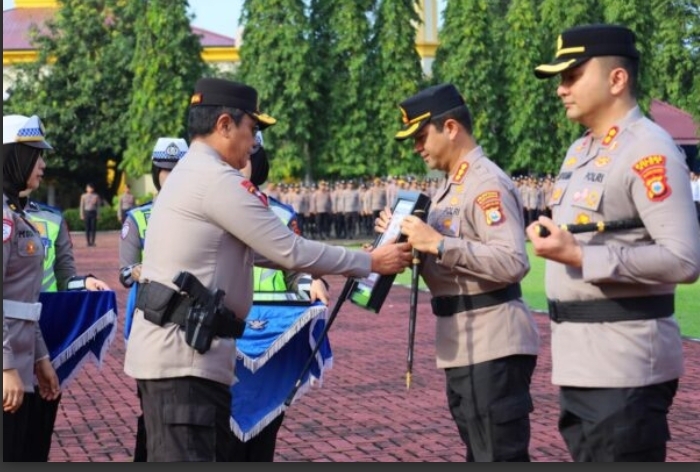 Polrestabes Makassar Terima Penghargaan Dari Kapolda Sulsel, 9 Polres Lainnya Juga Dapat