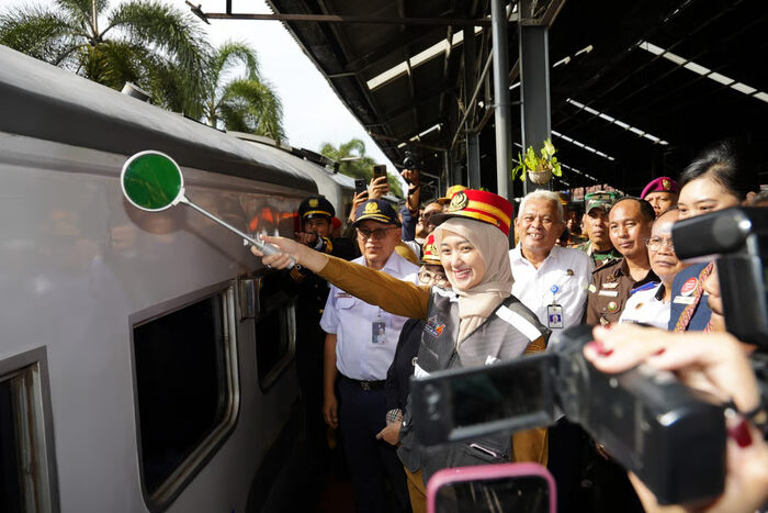 Wakil Gubernur Lampung Lepas 1.616 Peserta Mudik Gratis dengan KAI