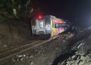 Evakuasi Selesai, Jalur Maswati – Sasaksaat Kembali Dapat Dilalui: KA Pertama Melintas Pukul 03.20 WIB Evakuasi Selesai, Jalur Maswati – Sasaksaat Kembali Dapat Dilalui: KA Pertama Melintas Pukul 03.20 WIB