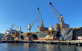 Pasokan Pupuk Terjaga, Pelabuhan Tanjung Wangi Catat Aktivitas Positif Awal Tahun