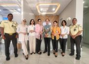 Peringati Hari Kartini, Frontliner BRI Branch Office Otista Kompak Berseragam Pakaian Nasional