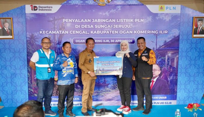 PLN Alirkan Listrik 24 Jam ke Dusun Terpencil di Cengal, OKI